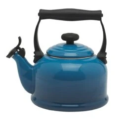 Le Creuset Tradition Fluitketel 2,1 Liter Staal Marseillebla